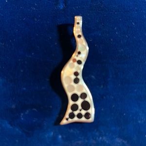 Mother of pearl inlaid pendant in sterling silver - B41